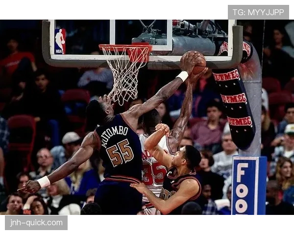 篮球干扰球国际规则与NBA有何不同，如何正确判定？